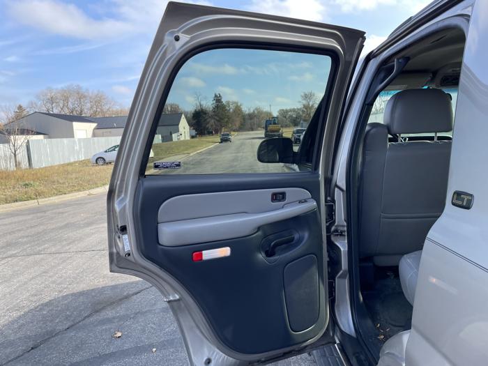 2001 chevrolet tahoe with 265949 miles for sale near elk-river, minnesota 01dec93e18c542689a99294f739fbe95.jpg