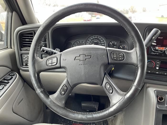 2004 chevrolet suburban with 289418 miles for sale near elk-river, minnesota 04c75aabf5f7489ab346ddde953550f0.jpg