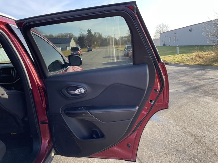 2014 jeep cherokee latitude with 110418 miles for sale near elk-river, minnesota 053515b59e2f4ea2a35dfecac399d2cd.jpg