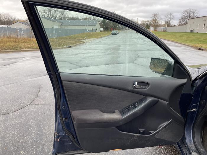 2012 nissan altima with 202502 miles for sale near elk-river, minnesota 0594bfc1dad4470fa120080e1e28fba8.jpg