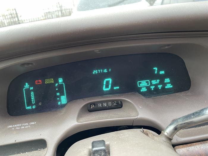 1997 lincoln town-car sel with 257716 miles for sale near elk-river, minnesota 0677b931de0148588b2fc948421d74d4.jpg