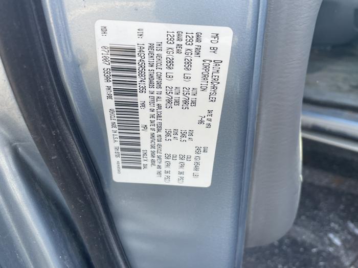 2006 chrysler town-and-country sel with 207153 miles for sale near elk-river, minnesota 06809da5535f4a4f967dd0d2f5d06640.jpg