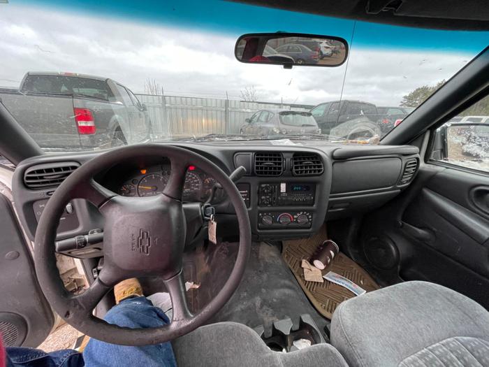 2001 chevrolet s-10-pickup with 161221 miles for sale near elk-river, minnesota 09301d833df342a19a61c3443984a33a.jpg