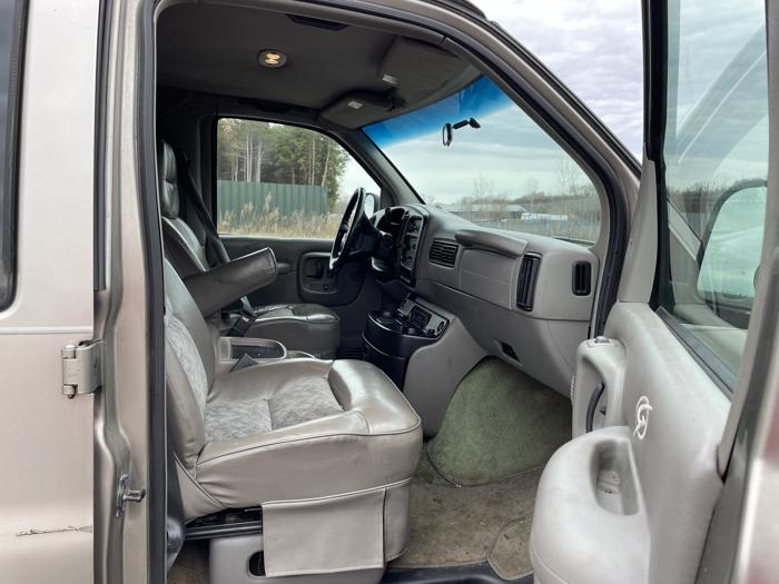 2001 chevrolet express sel with 205506 miles for sale near elk-river, minnesota 093a2717e9d14bc1b5799ab56bac1053.jpg