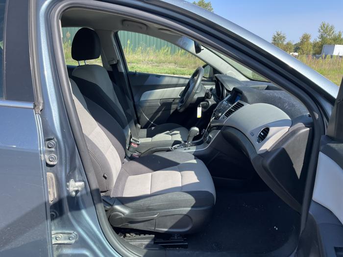 2012 chevrolet cruze ls with 173020 miles for sale near elk-river, minnesota 0bb77e00a9784426b43f542b0701744e.jpg
