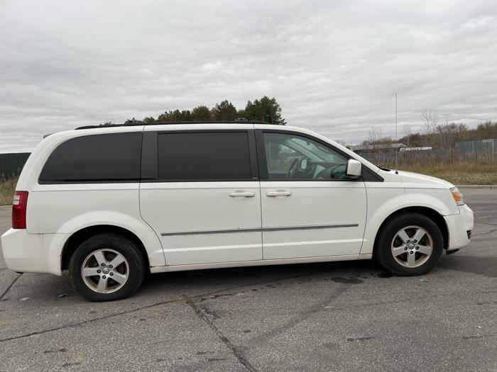 2010 dodge grand-caravan sxt with 188284 miles for sale near elk-river, minnesota 0dbc6af98efb4a4287780678aa526961.jpg