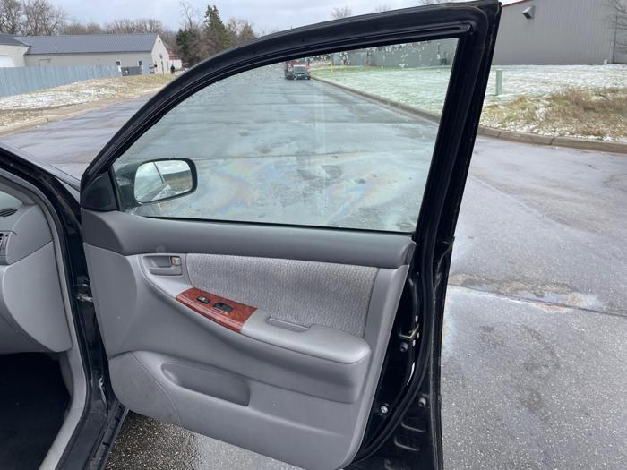 2004 toyota corolla with 160339 miles for sale near elk-river, minnesota 138da457f8004724907862f4f90d0295.jpg
