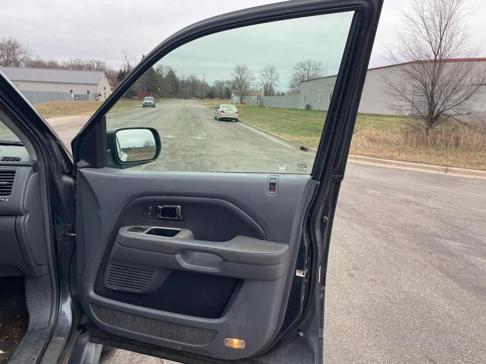 2006 honda pilot ex-l(-with-navi) with 270184 miles for sale near elk-river, minnesota 152427cc55964f4995066a8b1ad8932e.jpg
