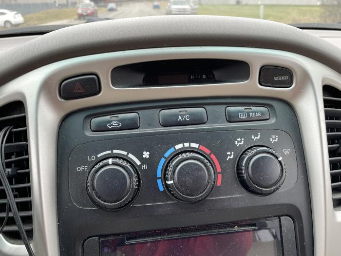 2006 toyota highlander std with 192550 miles for sale near elk-river, minnesota 15d33510db8642f3991ea625c97612a9.jpg