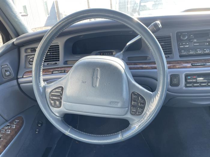 1997 lincoln town-car sel with 171572 miles for sale near elk-river, minnesota 18373ebc8a5e48348afa92d652174a2f.jpg