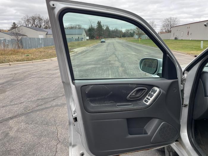 2005 mazda tribute s with 211798 miles for sale near elk-river, minnesota 1869d2f970274ecfb27ea62c69c22d01.jpg