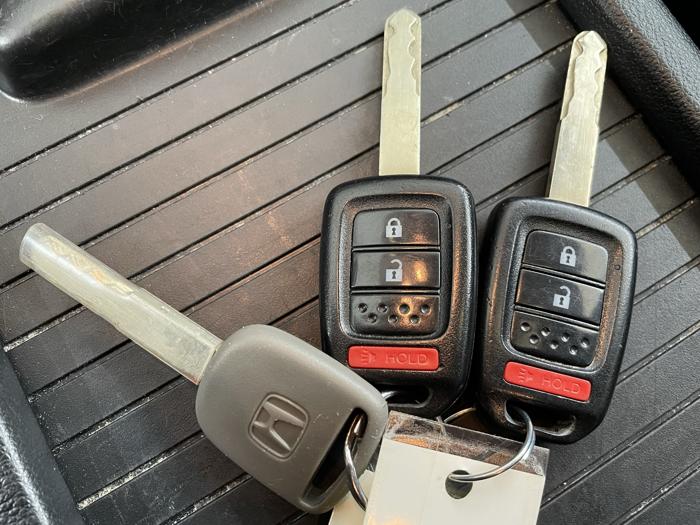 2013 nissan rogue s-2wd with 124995 miles for sale near montréal, québec 1884d38218734e5c8002f4e122d25eff.JPEG