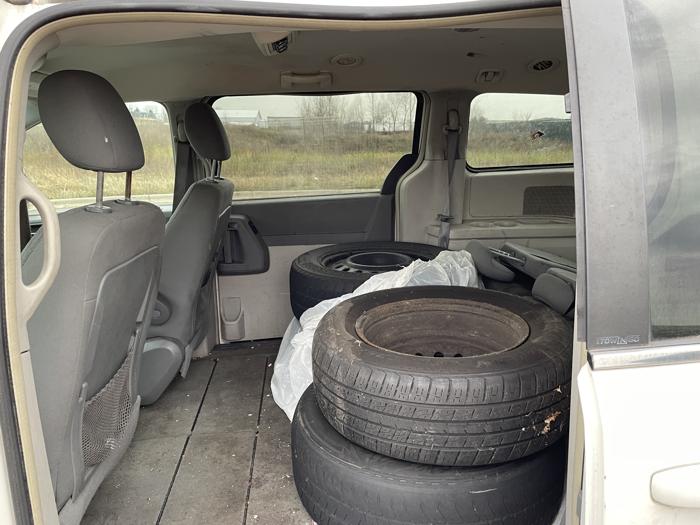 2010 chrysler town-and-country lx with 219166 miles for sale near elk-river, minnesota 18ee0c2d647f4bd7b4060972cfcee6a5.jpg
