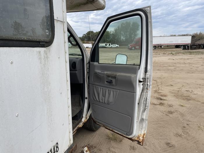 2001 ford econoline super-duty with 179206 miles for sale near elk-river, minnesota 1a1a4d9b222a42aeb527af9a51489b30.jpg