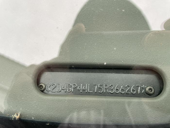 2005 dodge caravan-grand-caravan sxt with 184852 miles for sale near elk-river, minnesota 1b3ea4450a0d449d9755d35450aceb64.jpg