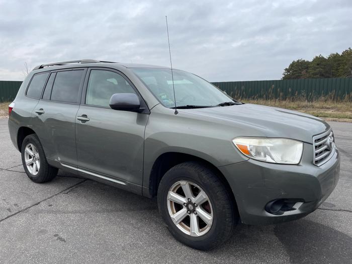 2009 toyota highlander base with 156168 miles for sale near elk-river, minnesota 1c8f82b54a9f44acb2ca70fea6ea390a.jpg