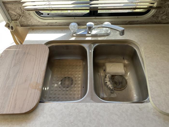 1999 ford motorhome-chassis super-duty with 106821 miles for sale near elk-river, minnesota 215b393c9a444919864c42f9f98df86c.jpg