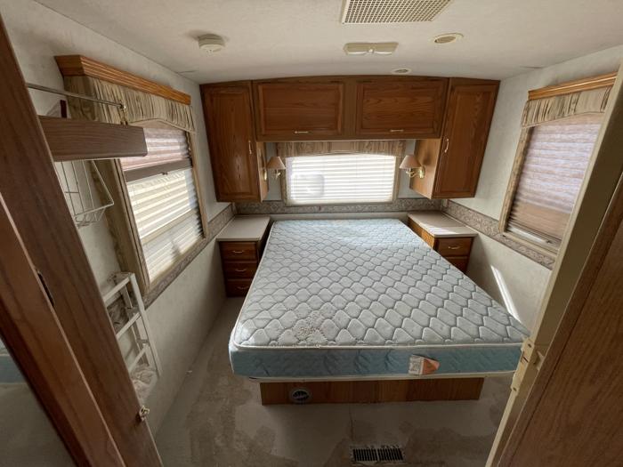 1999 ford motorhome-chassis super-duty with 106821 miles for sale near elk-river, minnesota 2754db8576cd4e648ae598109f64131c.jpg