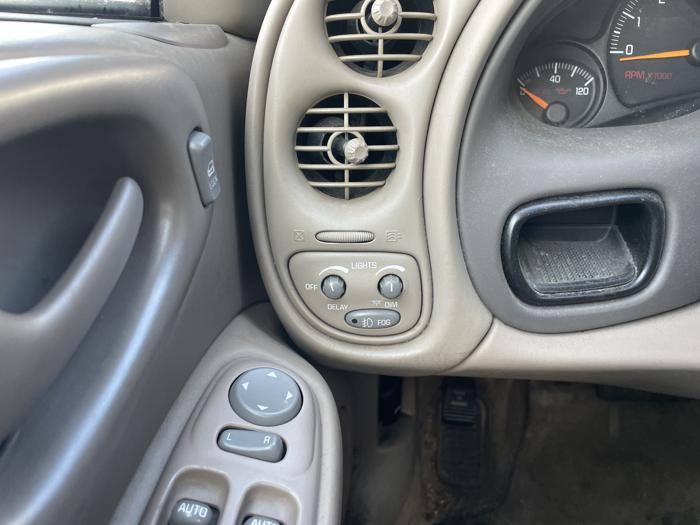 2002 pontiac bonneville se with 65033 miles for sale near elk-river, minnesota 275b7f8c348d44bd8ffe7a65de165c5d.jpg
