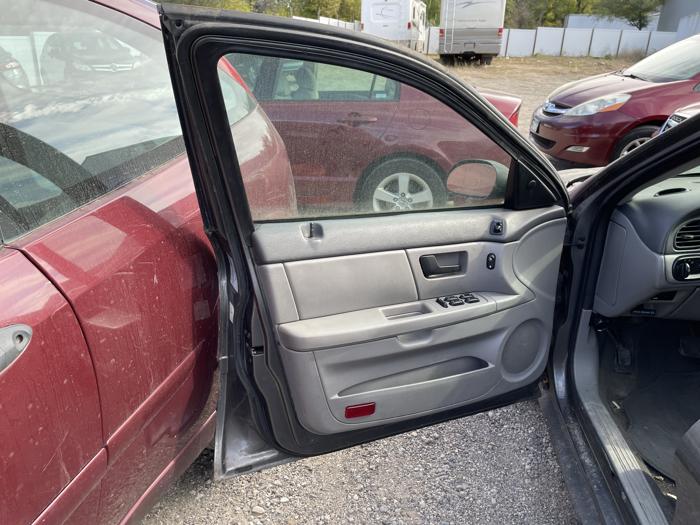 2005 ford taurus se with 158745 miles for sale near elk-river, minnesota 29e0b8f69b414d80811d9401ede57761.jpg