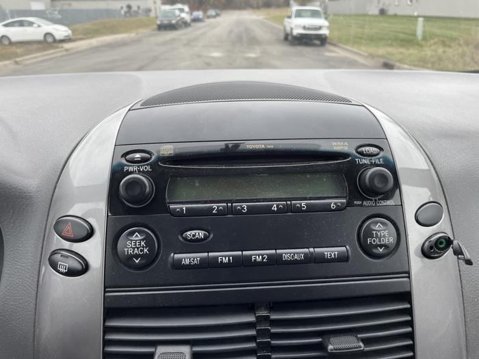 2006 toyota sienna le with 201395 miles for sale near elk-river, minnesota 2c3c4e09b362455185e420ce1f7a9229.jpg