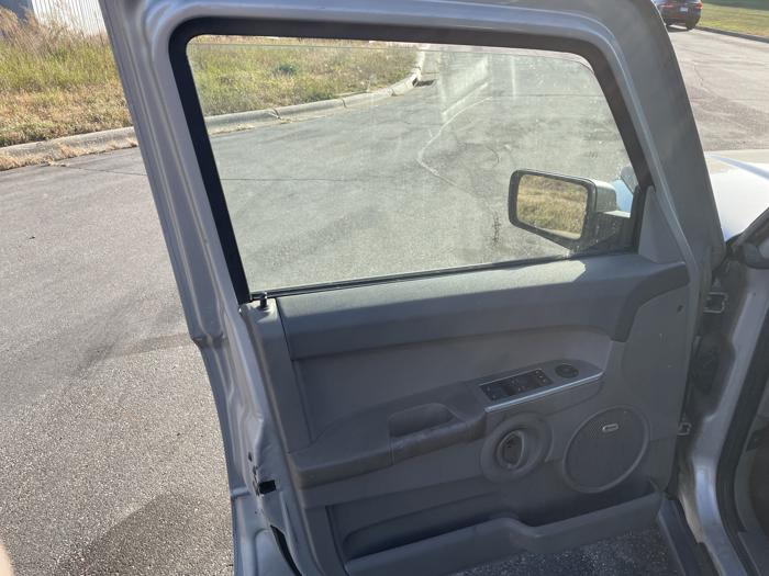 2007 jeep commander sport with 170793 miles for sale near elk-river, minnesota 2c78432f43d44da0918c8c949341967d.jpg