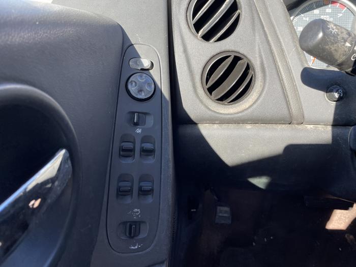 2004 pontiac grand-prix with 167566 miles for sale near elk-river, minnesota 31a529adf5d74965890cd0bb12346347.jpg