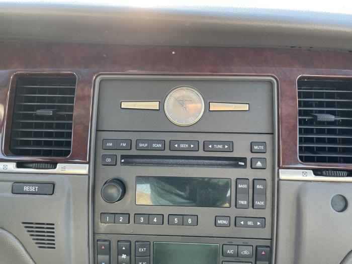 2005 lincoln town-car sel with 236457 miles for sale near elk-river, minnesota 36069aa463b5403490ae8854311f265c.jpg