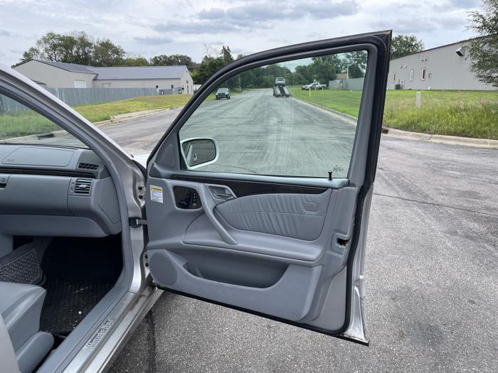 2002 mercedes-benz e320 sel with 120219 miles for sale near elk-river, minnesota 36b96c846143414289ebd4c128ddd536.jpg