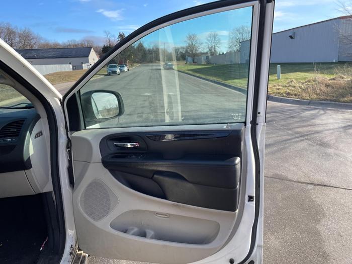 2013 dodge grand-caravan sxt with 270234 miles for sale near elk-river, minnesota 3833f32b1b8142a1984e149736891616.jpg