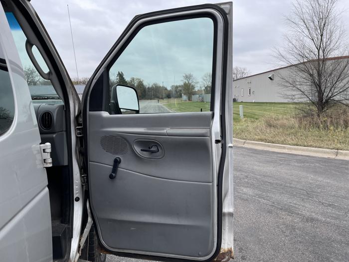 2003 ford e-250 with 145960 miles for sale near elk-river, minnesota 383da52e4c804d8c96d96ae4301e2cef.jpg