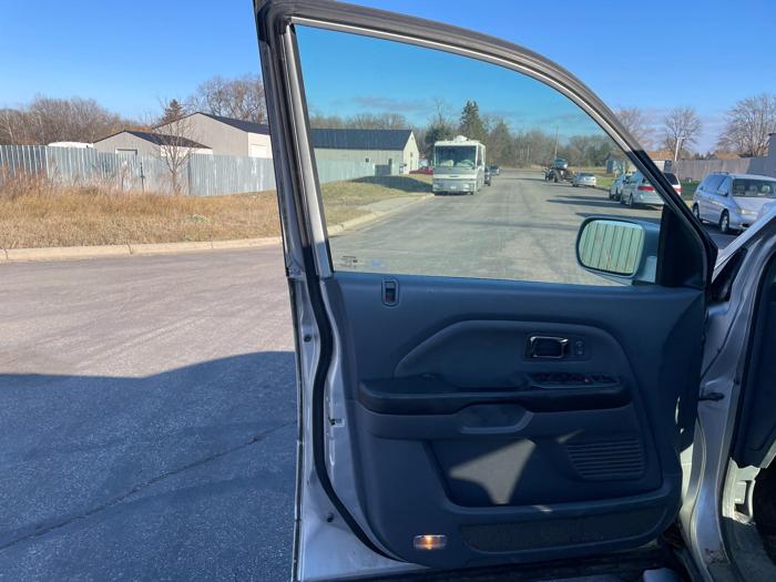 2005 honda pilot ex-l with 286175 miles for sale near elk-river, minnesota 3a786ee4670e4e048ccf05cebc747aca.jpg