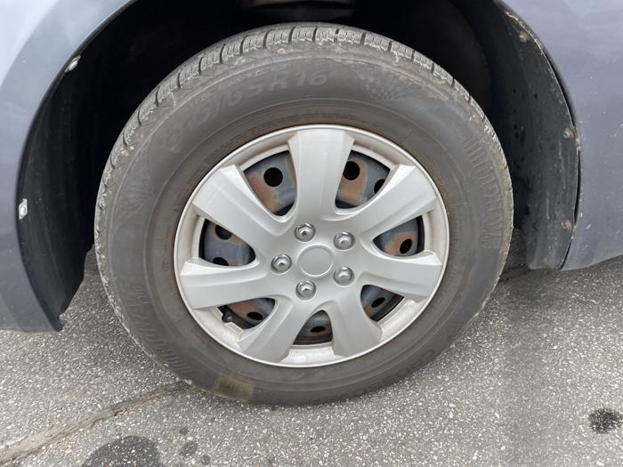 2006 toyota sienna le with 201395 miles for sale near elk-river, minnesota 400220c1b48341269ddc86812f26a15a.jpg
