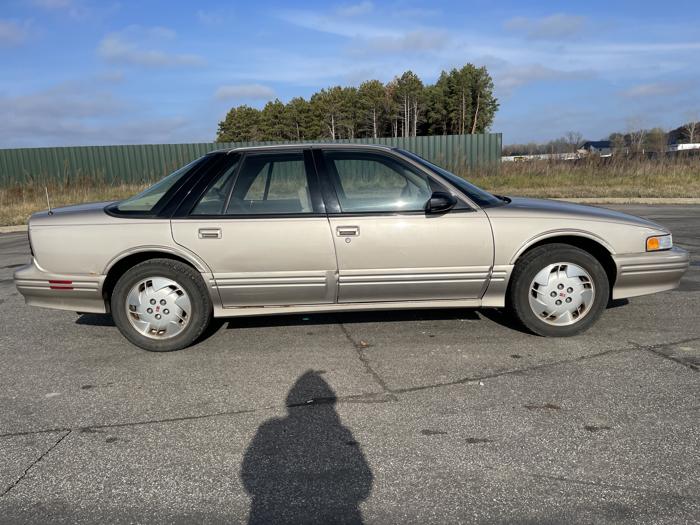 1997 oldsmobile cutlass-supreme sl with 104271 miles for sale near elk-river, minnesota 40e08077dfef40a5933e5f922d03026d.jpg