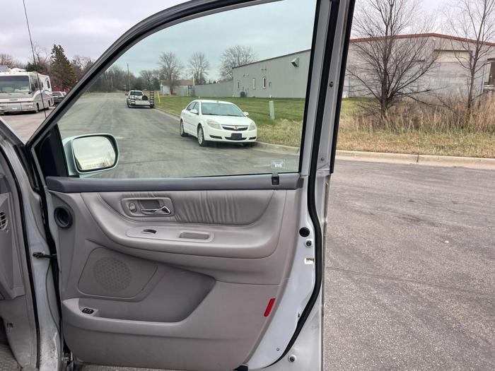 2002 honda odyssey-ex-l ex-l with 306638 miles for sale near elk-river, minnesota 42120f588c2b4126841c5be425195235.jpg