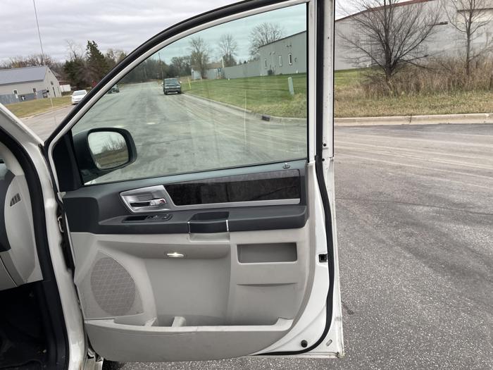2010 dodge grand-caravan sxt with 188284 miles for sale near elk-river, minnesota 44704ee9f12c41e7a5f5a1080684fb0b.jpg