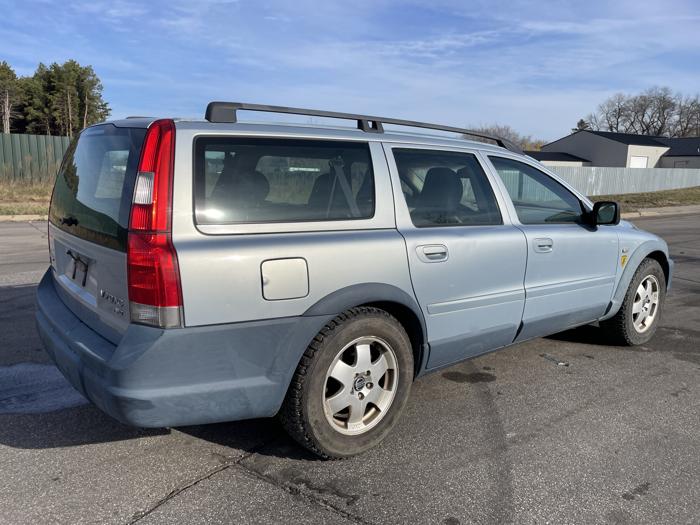 2001 volvo v70 with 186232 miles for sale near elk-river, minnesota 486afc6048d3473a952b791ad6512d70.jpg