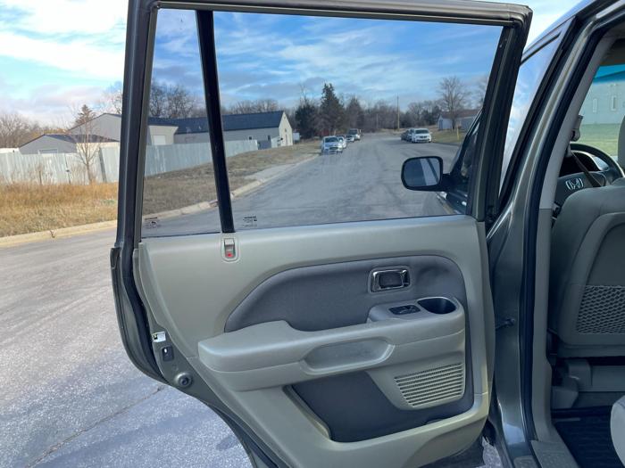 2007 honda pilot lx with 191773 miles for sale near elk-river, minnesota 492d836c3c7c4b6aa3519658c149fbd6.jpg