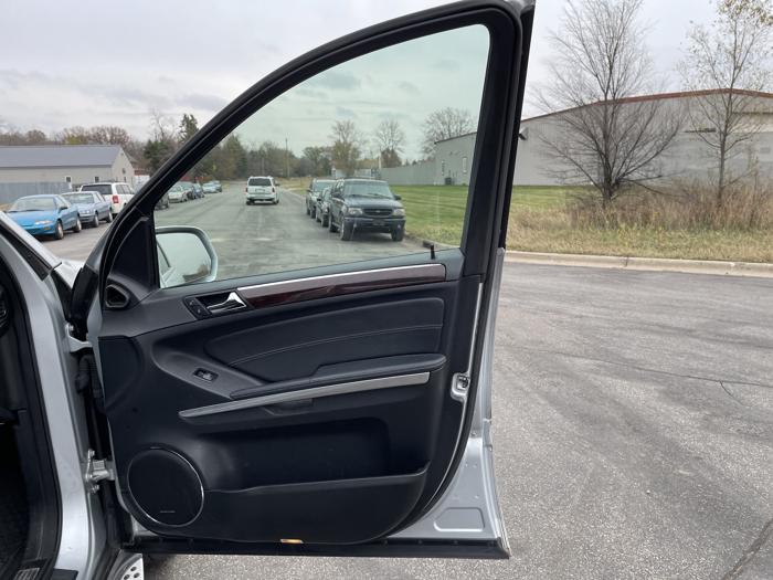2010 mercedes-benz gl-class 4-matic with 236220 miles for sale near elk-river, minnesota 4b622cbcd49e487abea7a9d782a5fd44.jpg