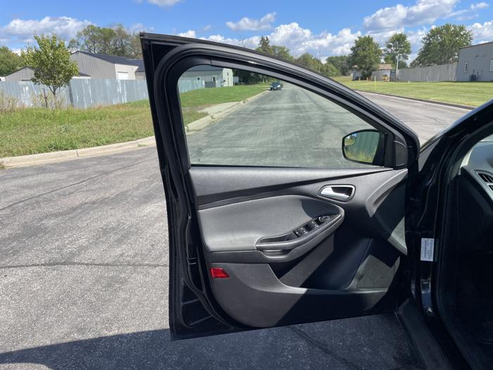 2013 ford focus se with 152963 miles for sale near elk-river, minnesota 4f55a4f4ec544eccbf6413638497b2ed.jpg