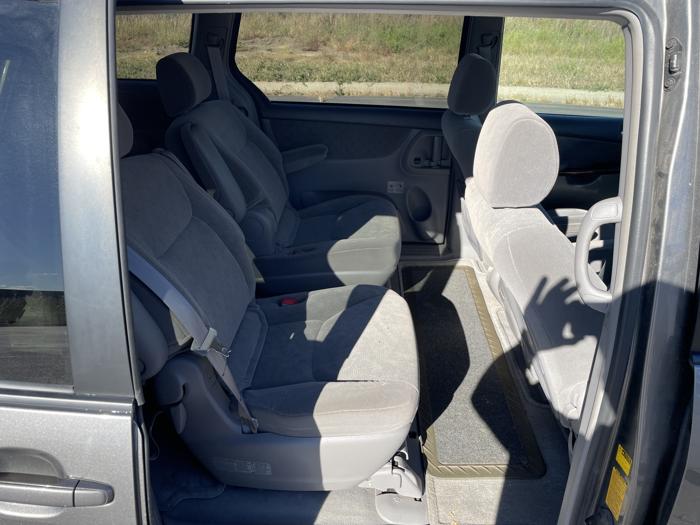 2004 toyota sienna xle with 268017 miles for sale near elk-river, minnesota 50d18084a9644bd68824efe80186d4b6.jpg