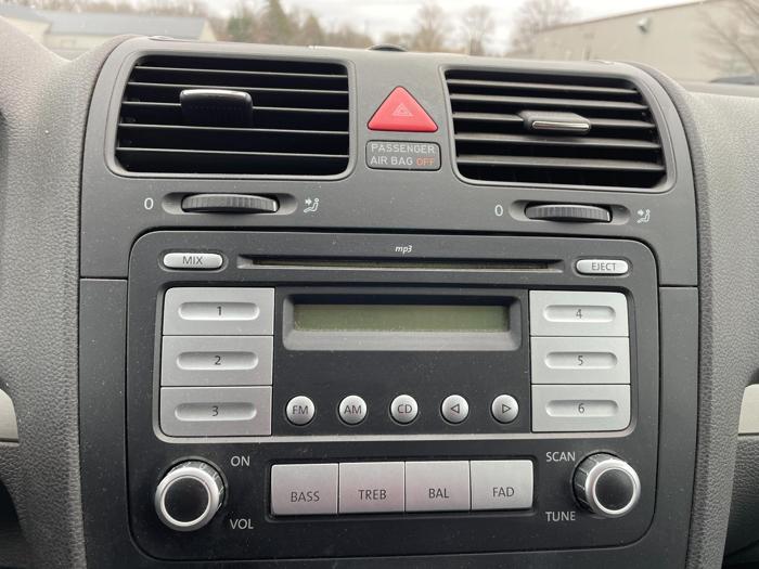 2009 volkswagen rabbit base with 141462 miles for sale near elk-river, minnesota 512a840e7bfe42b09d759efc55fa5d28.jpg