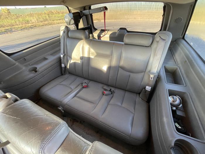 2003 gmc yukon-xl 1500 with 309803 miles for sale near elk-river, minnesota 54b0a8e1b2f24bbd9fd4273dbe65873d.jpg