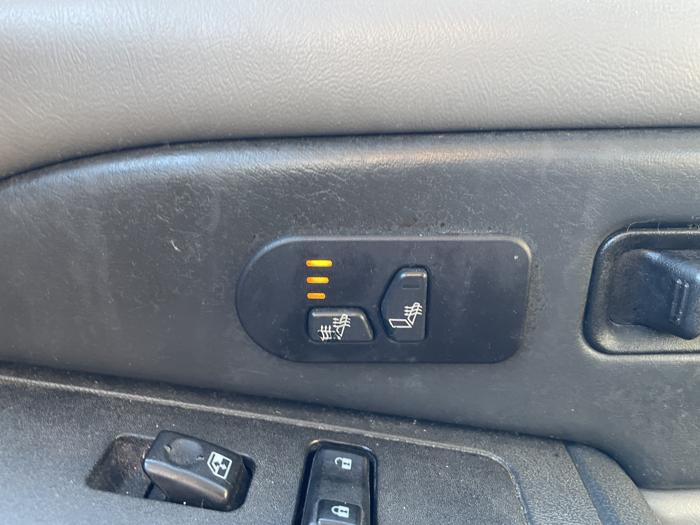 2003 gmc yukon-xl 1500 with 309803 miles for sale near elk-river, minnesota 583a9c26296241bb9d3ce4309dc4a080.jpg