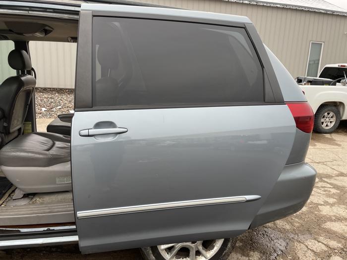 2004 toyota sienna xle with 284688 miles for sale near elk-river, minnesota 5a82f839ff0441958474aed3ddd653ed.jpg