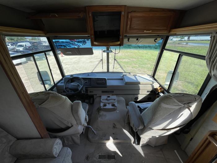 1999 ford motorhome-chassis super-duty with 106821 miles for sale near elk-river, minnesota 5be17360a67043bab054f59e6f055b99.jpg