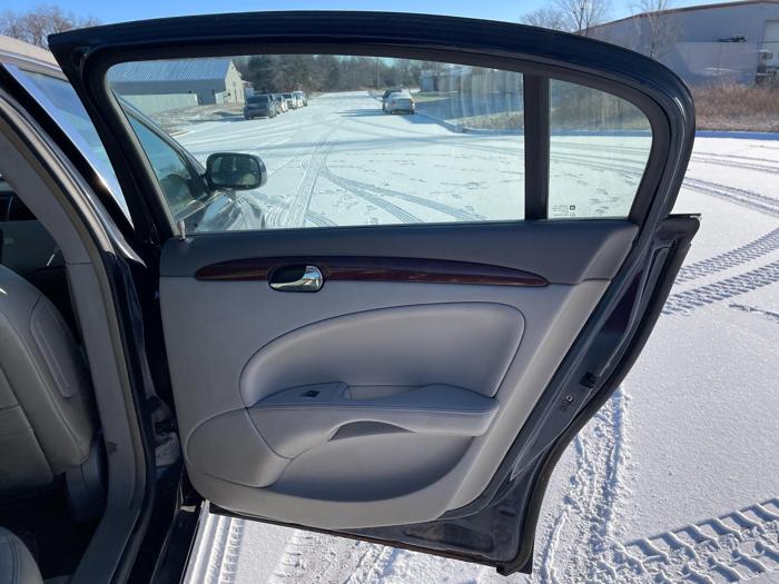 2007 buick lucerne with 192729 miles for sale near elk-river, minnesota 5edf979110984548acddb30a26cb8e43.jpg