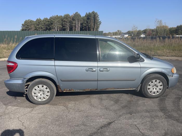 2006 chrysler town-and-country sel with 207153 miles for sale near elk-river, minnesota 62e21b2799ea4ed48ba1b8bb6477e12b.jpg