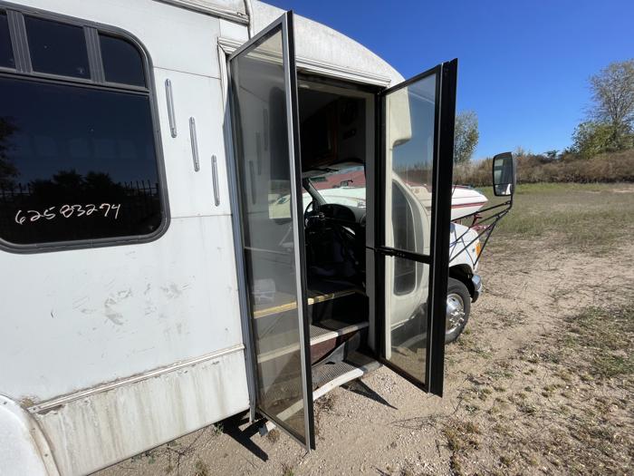 2001 ford e-350-sd sel with 110286 miles for sale near elk-river, minnesota 630a671451dc4a018632502ad26cd2bd.jpg