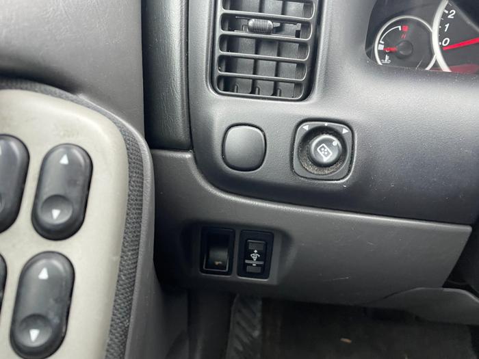 2005 mazda tribute s with 211798 miles for sale near elk-river, minnesota 63ea2f2e627844c0809b4eb9dfe8b3f7.jpg